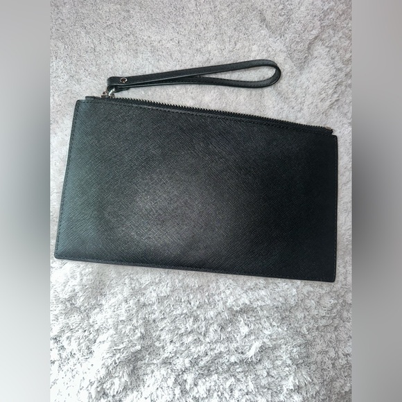 NWOT MICHAEL Kors Women\'s Blue Black and White Large Wristlet